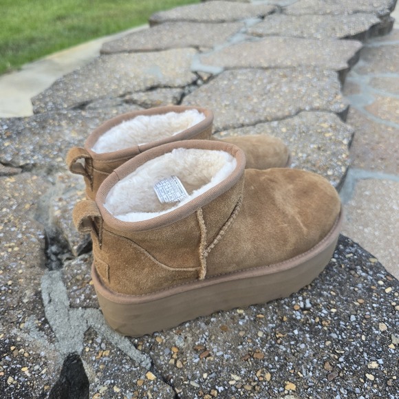 UGG Shoes - UGG WOMENS CLASSIC ULTRA MINI PLATFORM BOOT SIZE US 7 CHESTNUT SUEDE WOOL EU 38